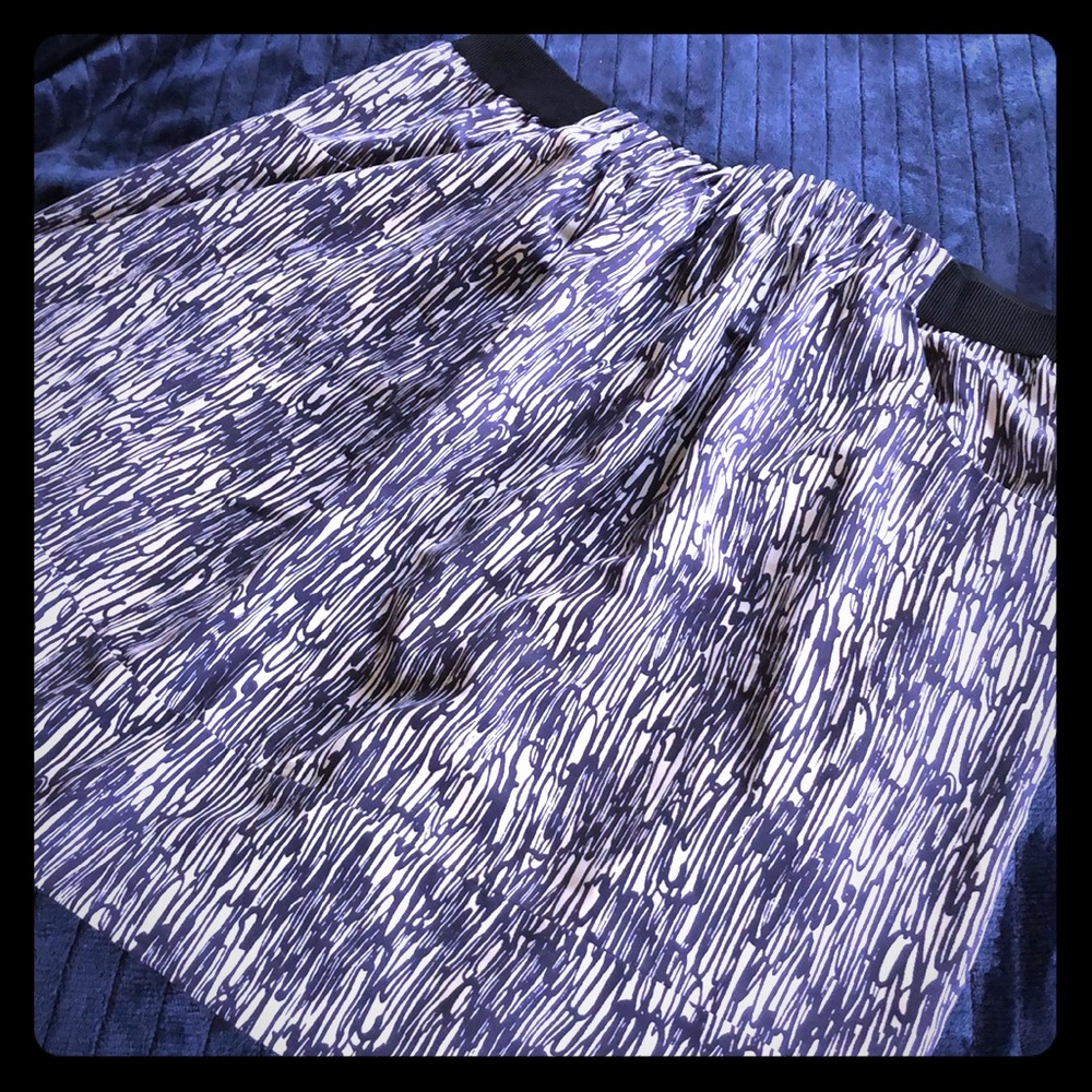 Designer Simply Vera, Vera Wang Navy White Stretch Skirt L‎